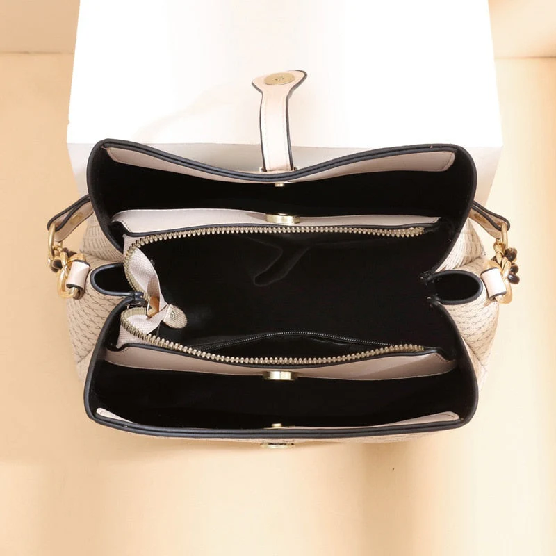 Bolsa Feminina em Couro Genuino - Ayla Hernandes - Image 3
