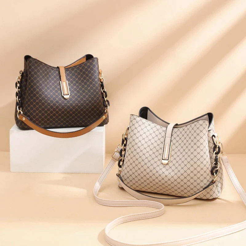 Bolsa Feminina em Couro Genuino - Ayla Hernandes - Image 6