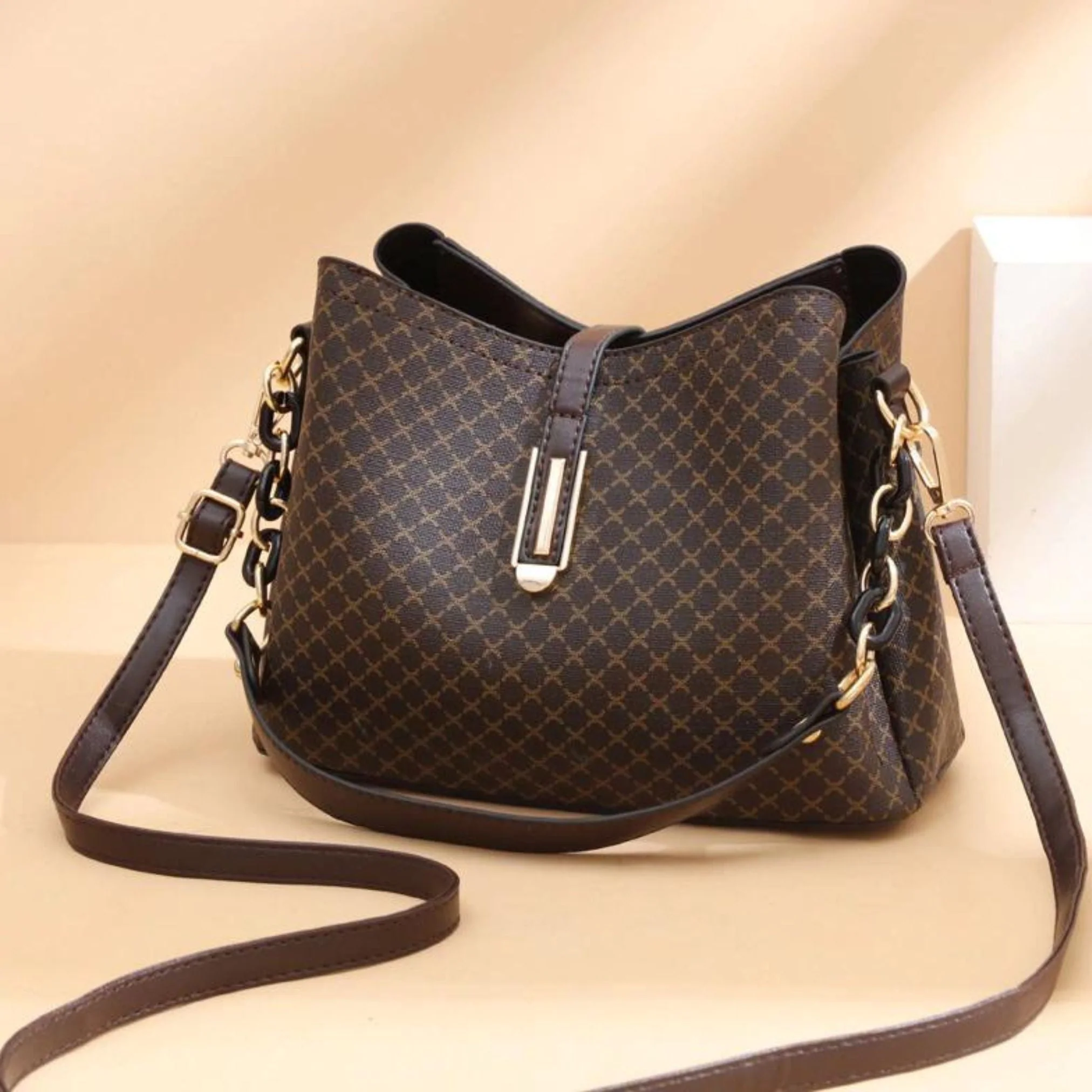 Bolsa Feminina em Couro Genuino - Ayla Hernandes - Image 7