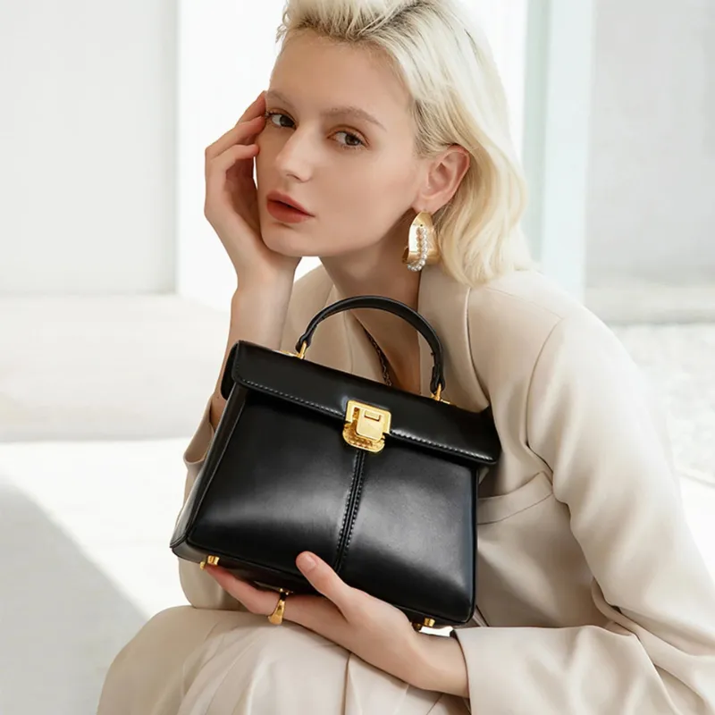 Bolsa Tiracolo Feminina Couro Modelo Heloise - Image 3