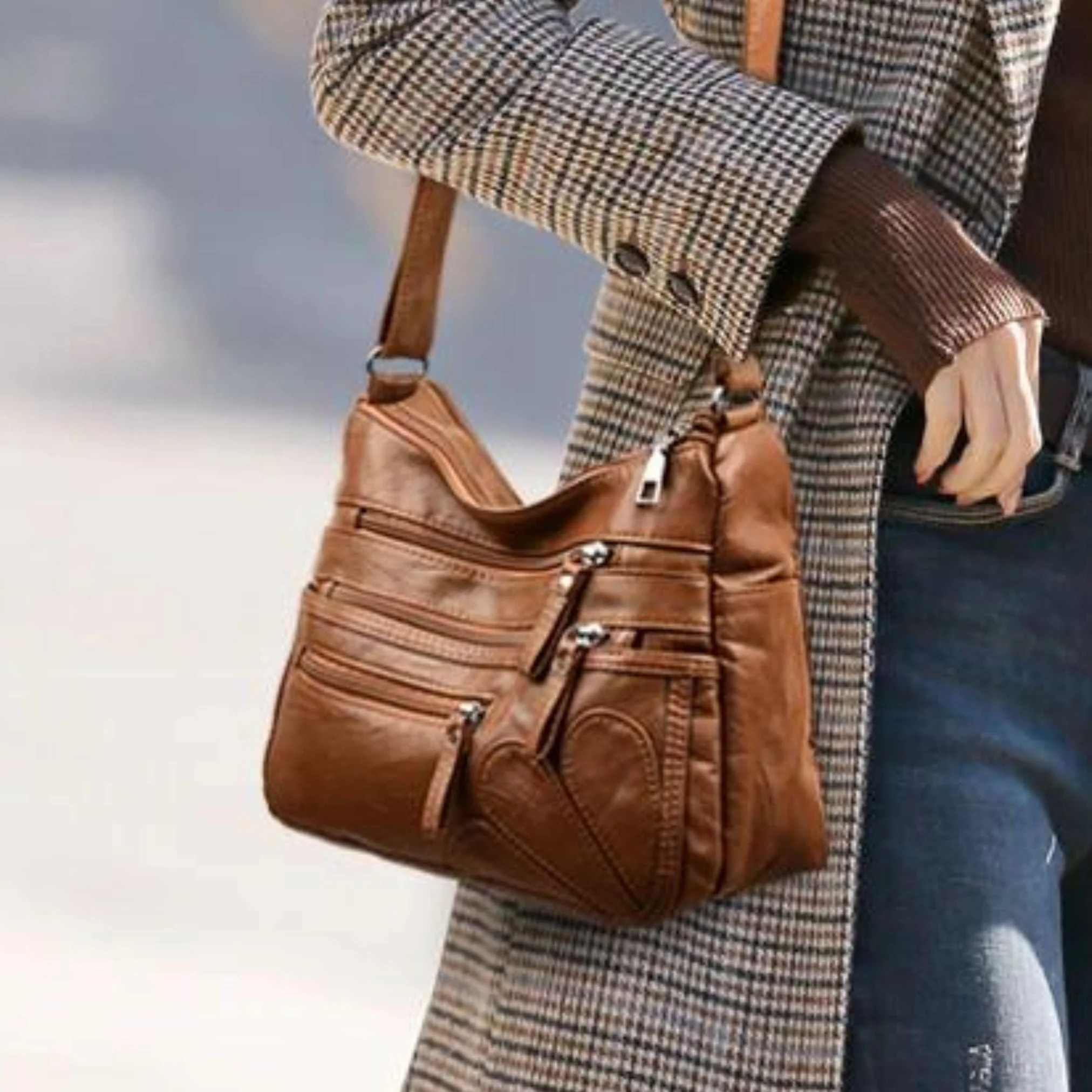 Bolsa Transversal Feminina em Couro Genuino - Stephan Ferrera - Image 5