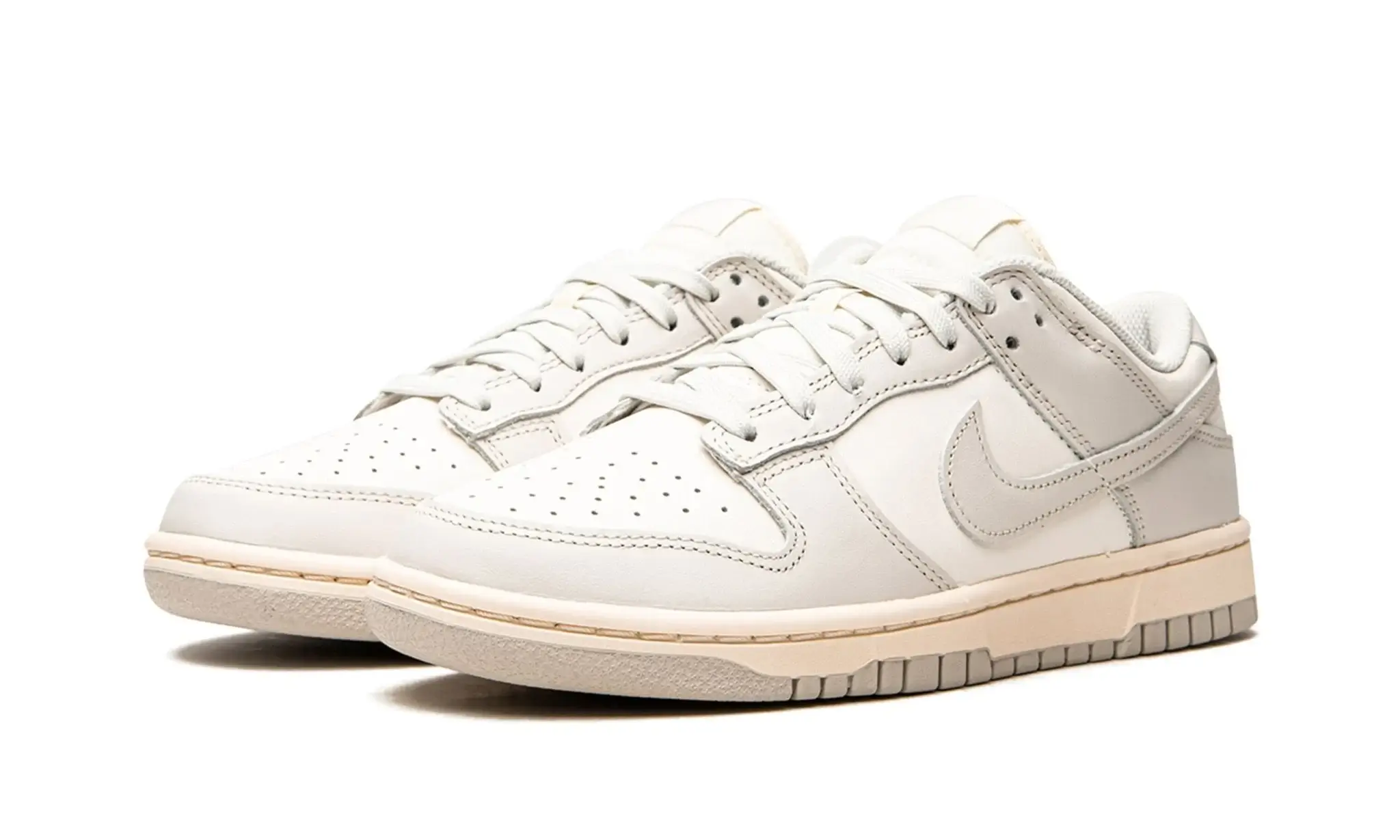 Tênis Nike Dunk Low Feminino "Light Bone" Cinza - DD1503-107 - Image 2