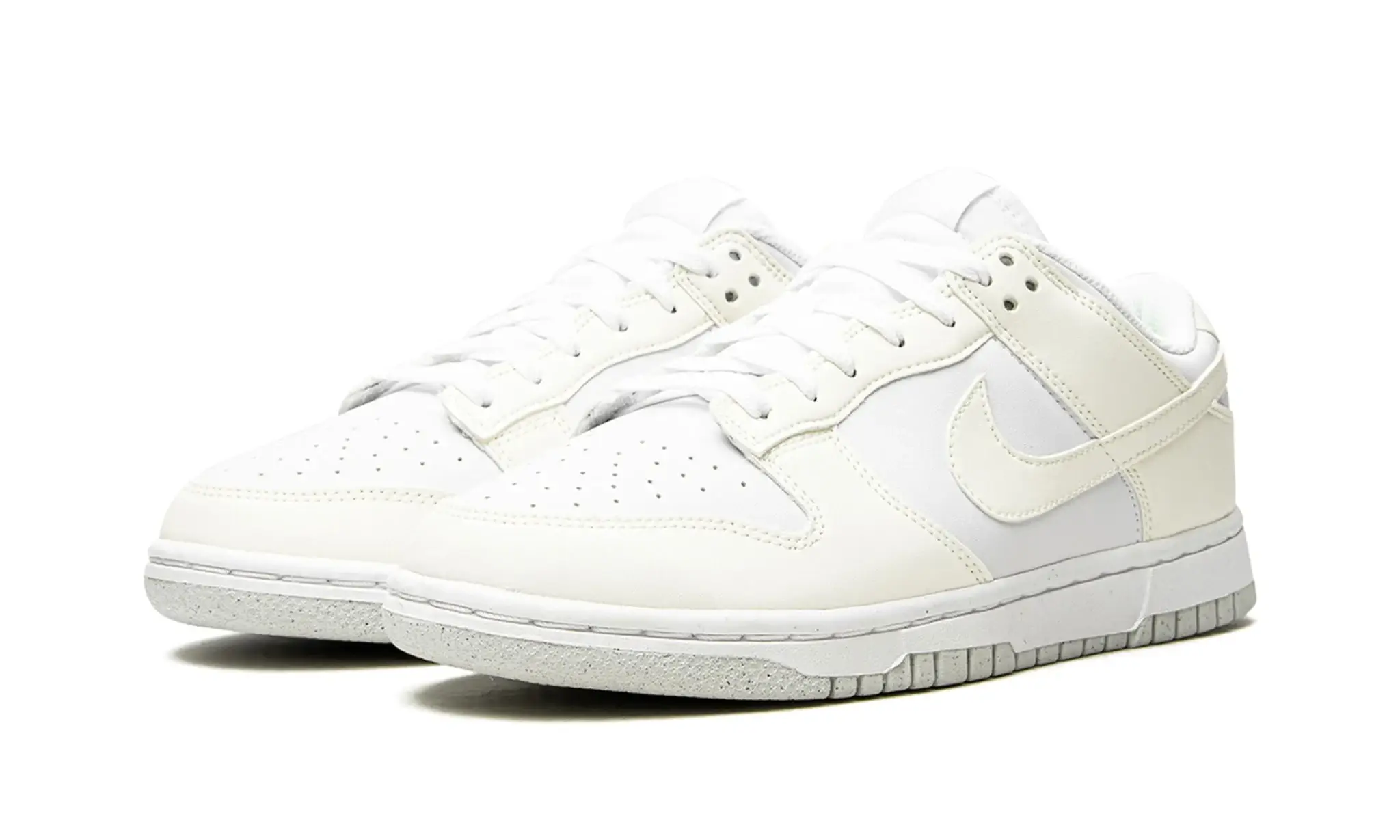 Tênis Nike Dunk Low Feminino "Move to Zero Sail" Branco - DD1873-101 - Image 2