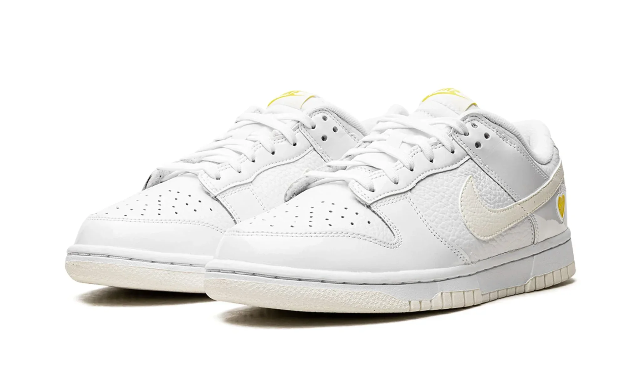 Tênis Nike Dunk Low Feminino "Yellow Heart" Branco - FD0803-100 - Image 2
