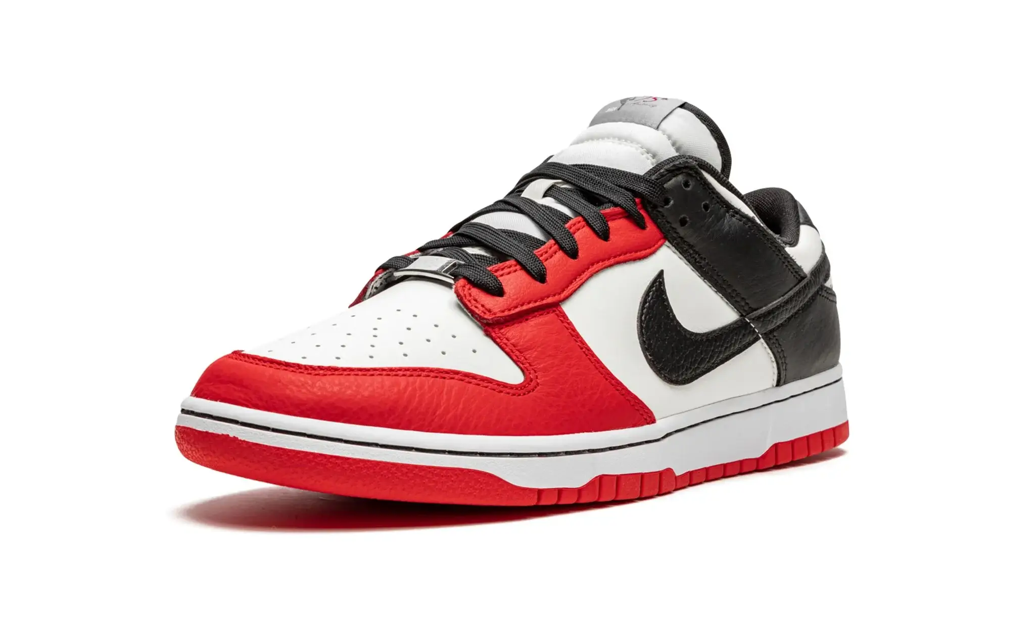 Tênis Nike Dunk Low x NBA "Chicago" Vermelho / Preto - DD3363-100 - Image 4