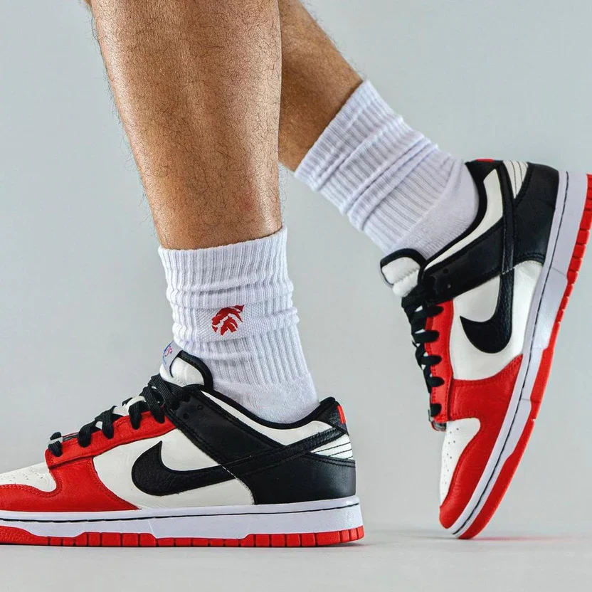 Tênis Nike Dunk Low x NBA "Chicago" Vermelho / Preto - DD3363-100 - Image 6