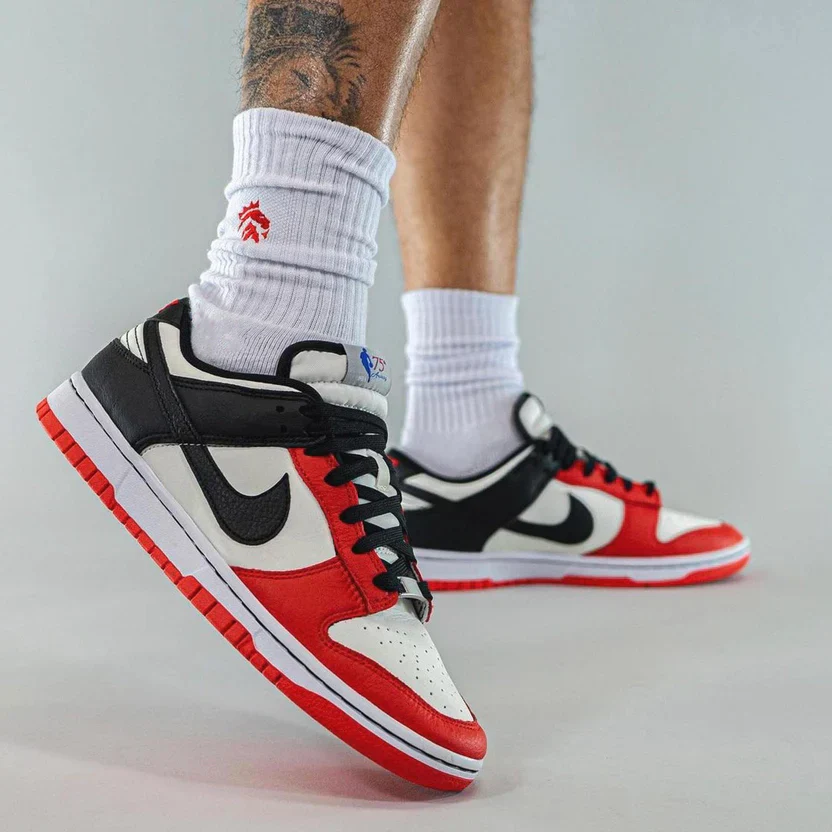 Tênis Nike Dunk Low x NBA "Chicago" Vermelho / Preto - DD3363-100 - Image 7